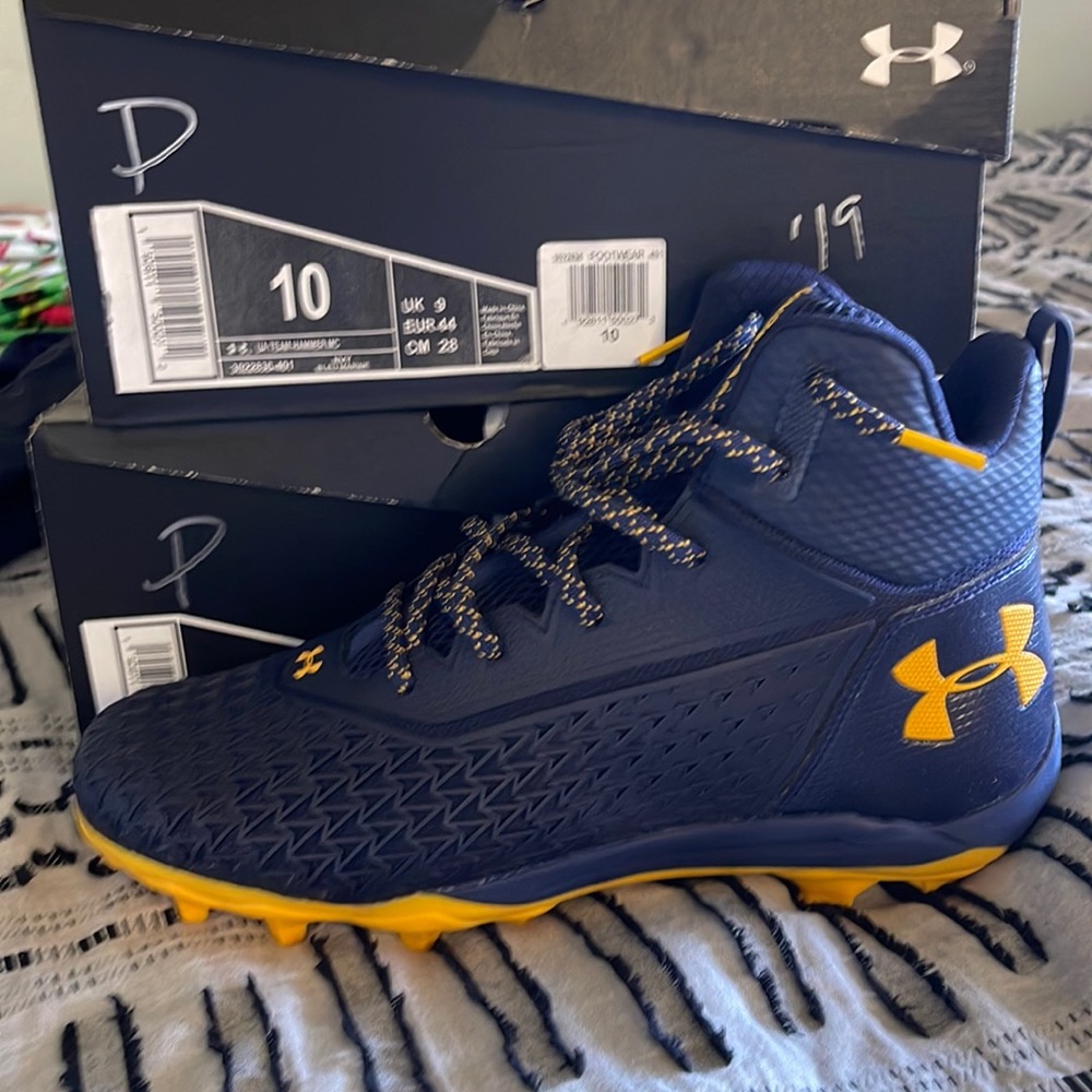 Underamour cleats! Size 10 “hammer mid”